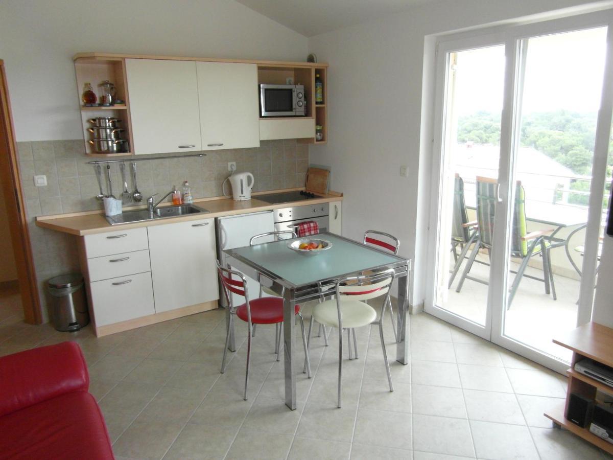 Bentley - Sea-View - 2 Bedroom Apartment Premantura Bagian luar foto