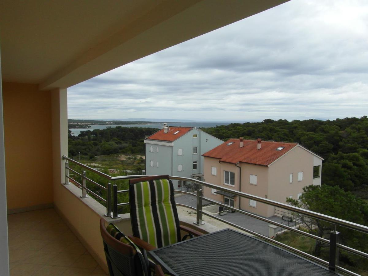 Bentley - Sea-View - 2 Bedroom Apartment Premantura Bagian luar foto